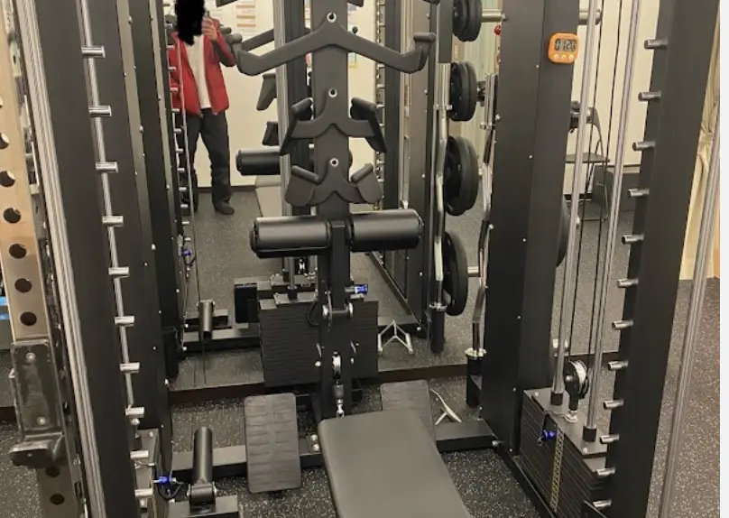 STH曳舟店ジム内風景