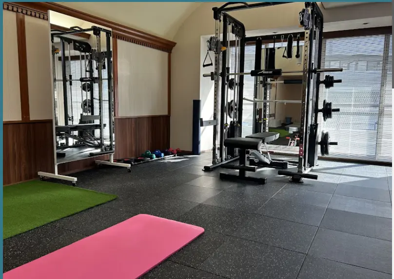 CREA曳舟店ジム内