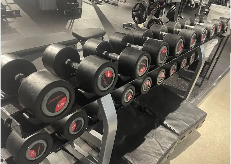 エニタイムフィットネス 六町店