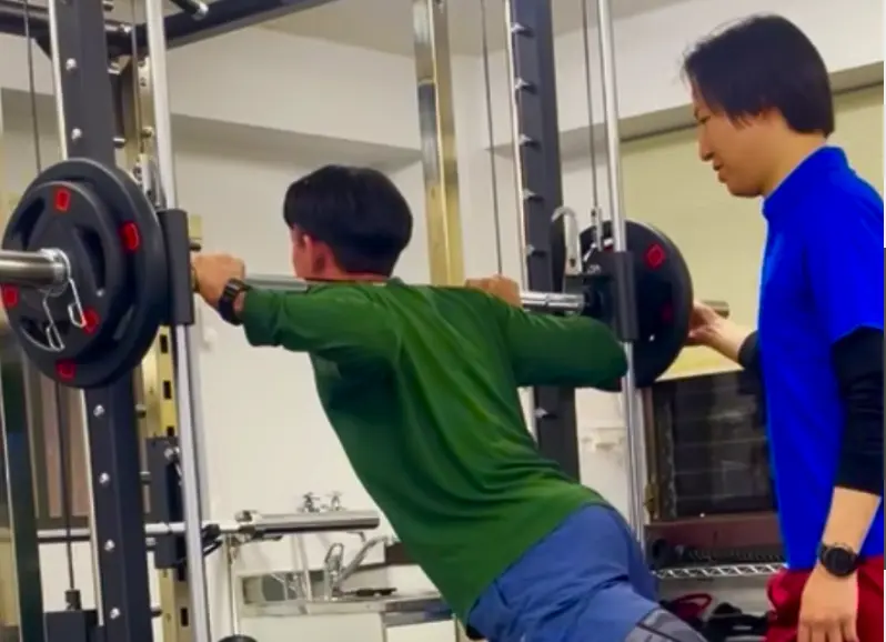 パーソナルジム FULL MARK WROKS 中野富士見町のトレーニング風景