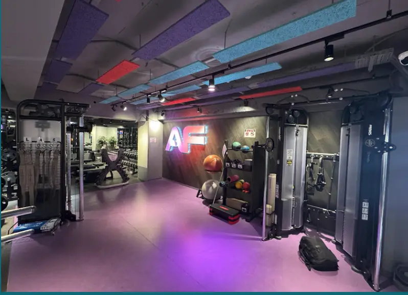 フィットネスジム エニタイムフィットネス 八幡山店のジム内風景