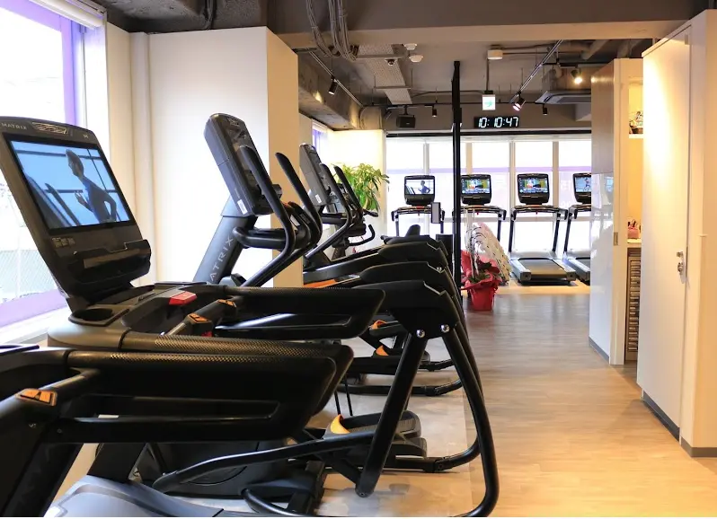 フィットネスジム エニタイムフィットネス 八幡山店のジム内風景