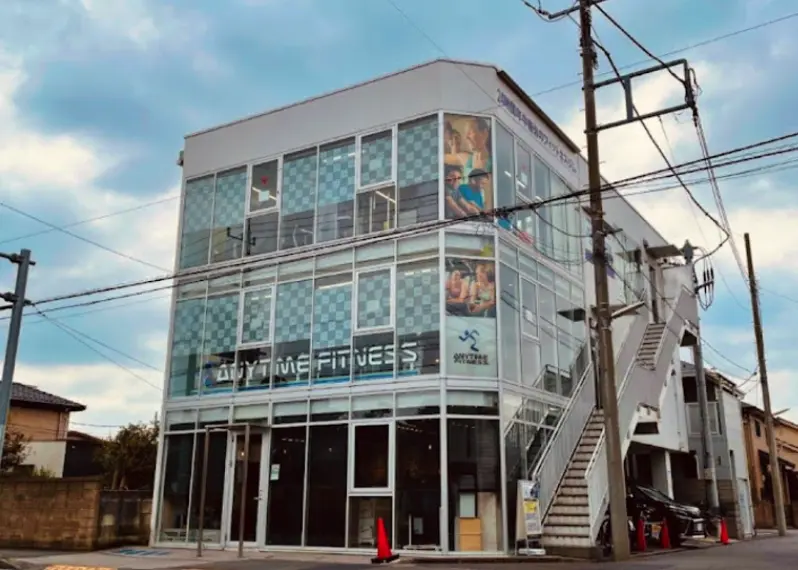 フィットネスジム エニタイムフィットネス 西調布店のジム内風景