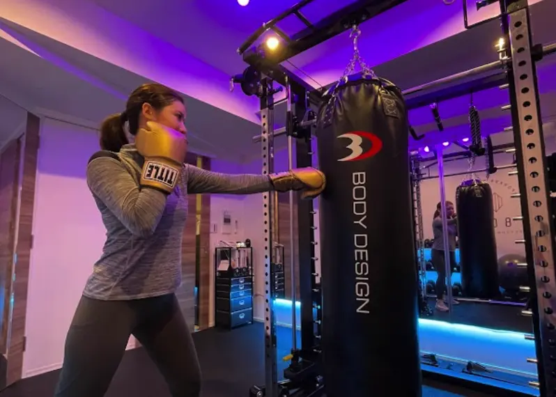 パーソナルジム 8GYM 西麻布のトレーニング風景