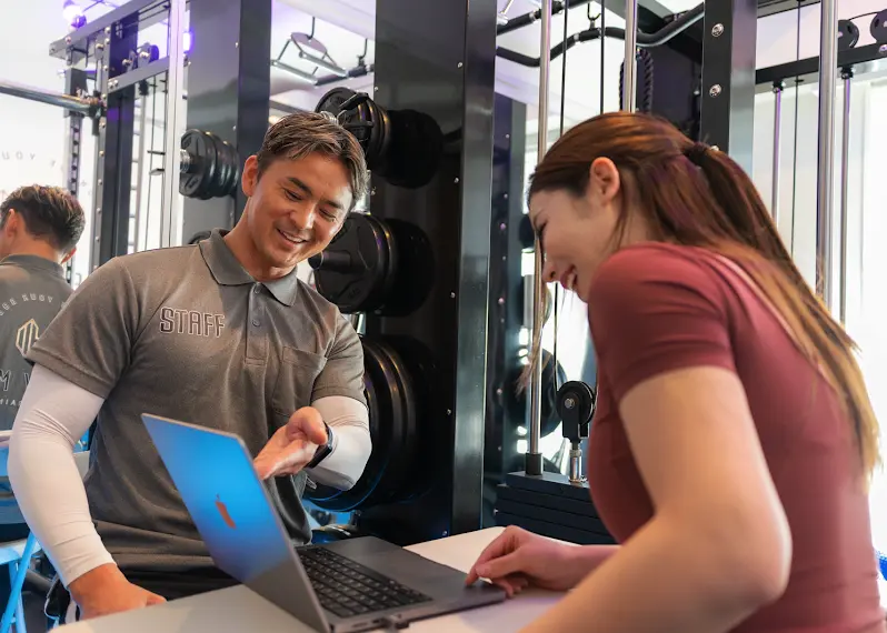 パーソナルジム 8GYM 西麻布のトレーニング風景