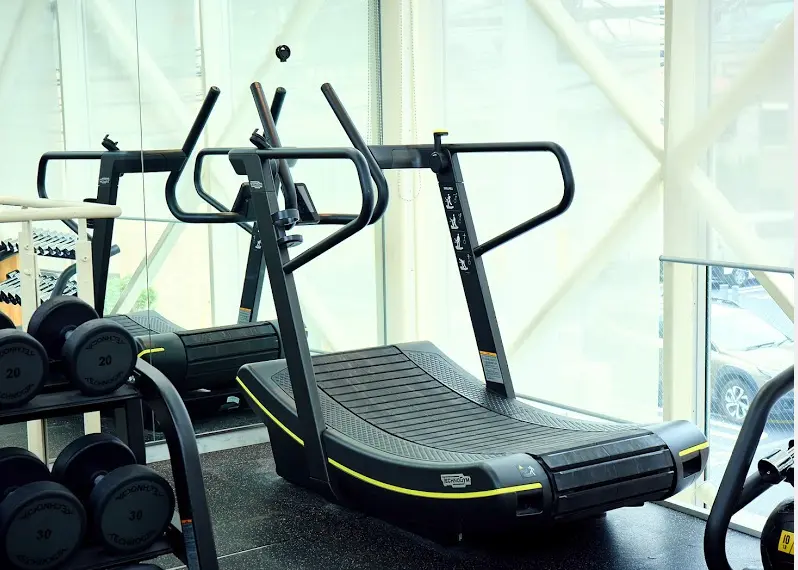 パーソナルジム FIT AVENUE 西麻布のジム内風景